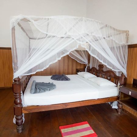 Hotel Neptune Bay Unawatuna Beach Екстер'єр фото