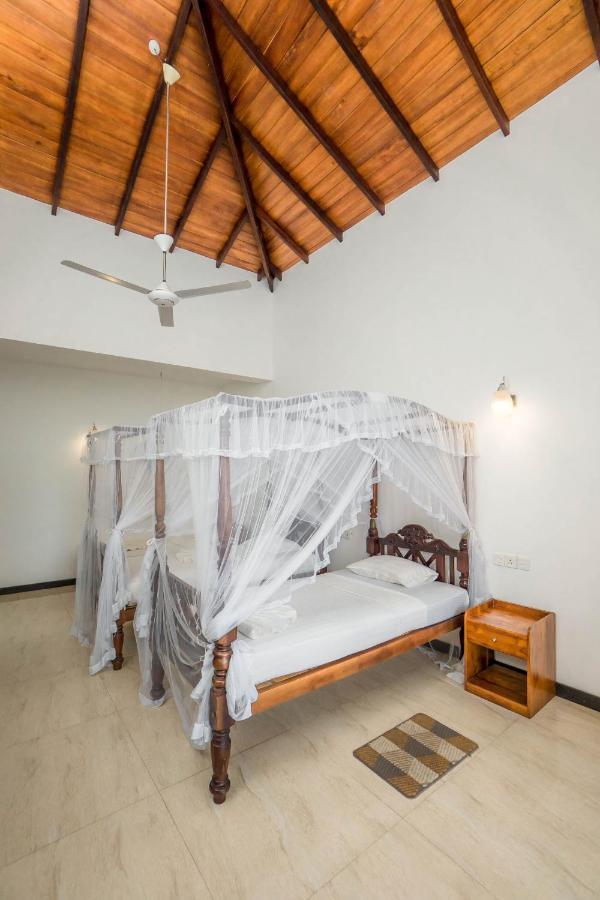 Hotel Neptune Bay Unawatuna Beach Екстер'єр фото