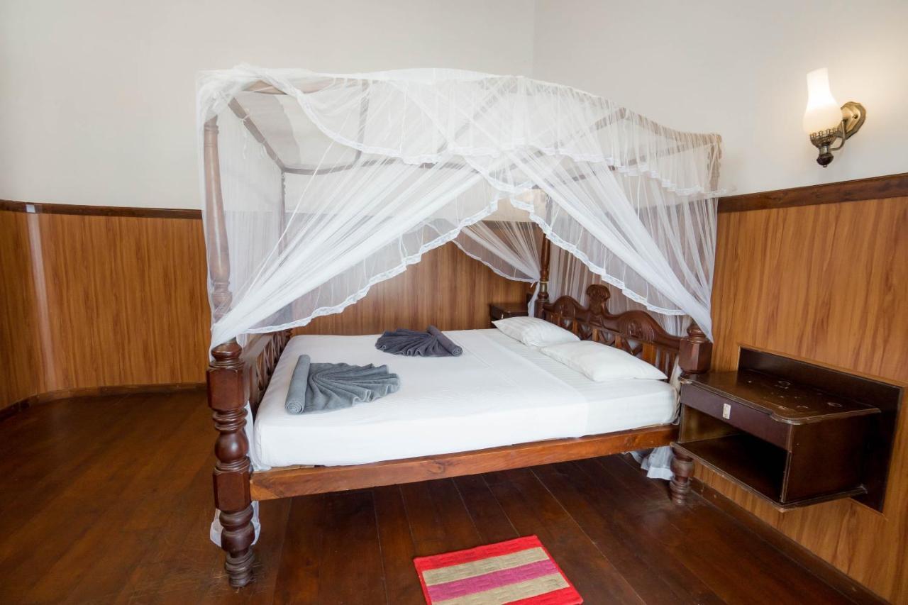 Hotel Neptune Bay Unawatuna Beach Екстер'єр фото