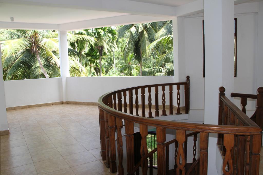 Hotel Neptune Bay Unawatuna Beach Екстер'єр фото