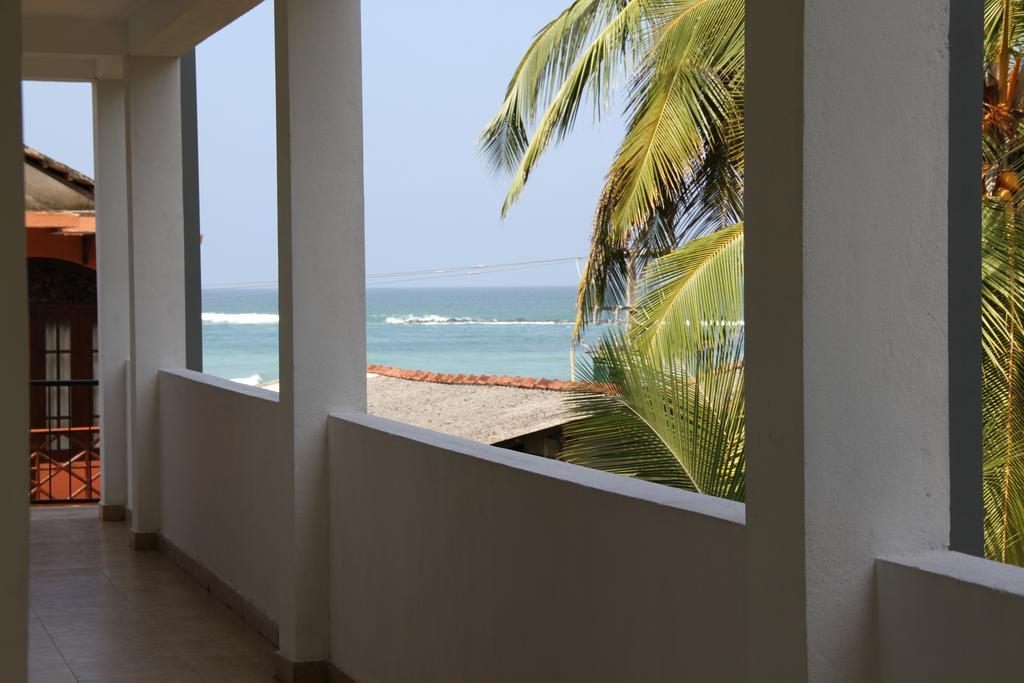 Hotel Neptune Bay Unawatuna Beach Екстер'єр фото