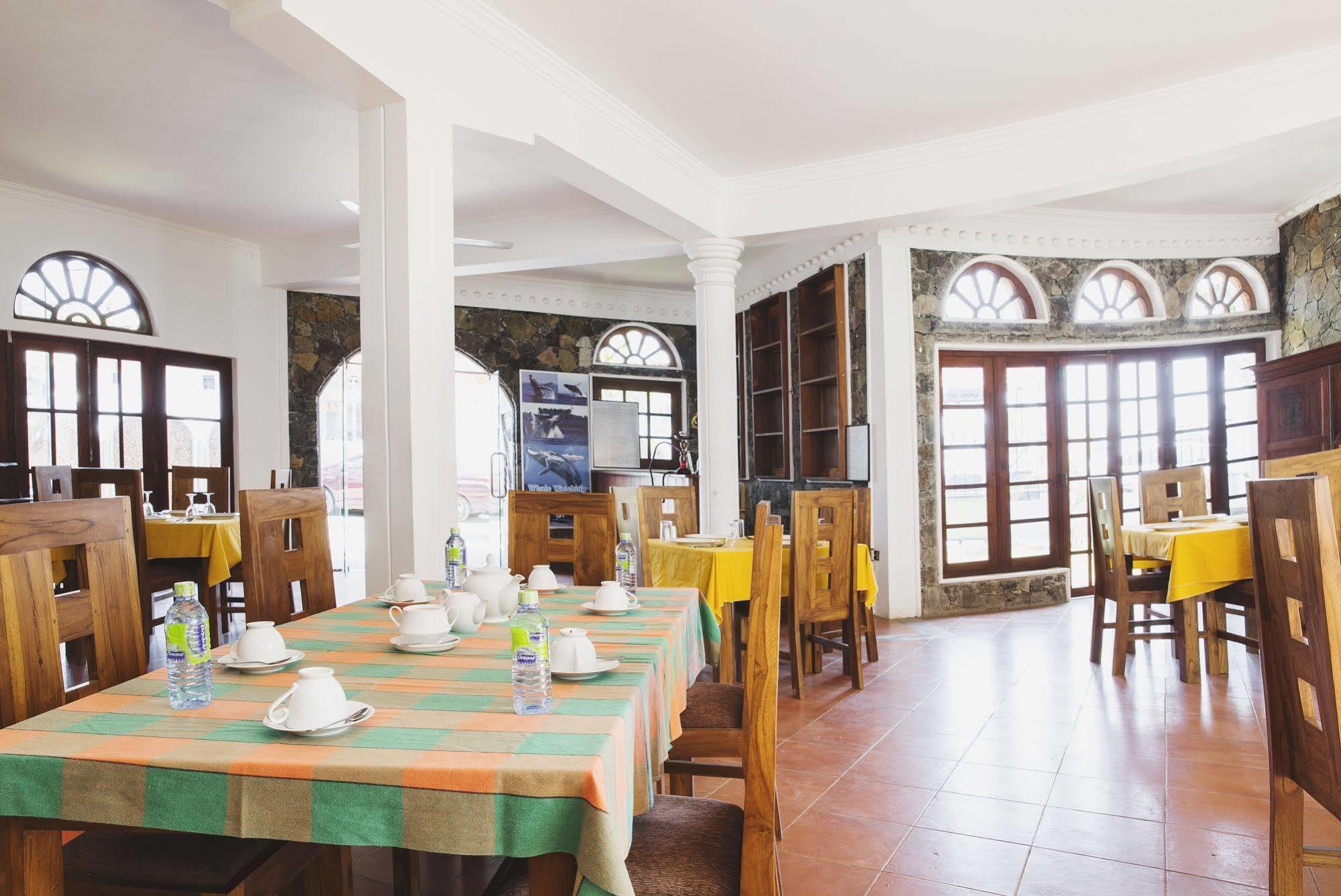 Hotel Neptune Bay Unawatuna Beach Екстер'єр фото